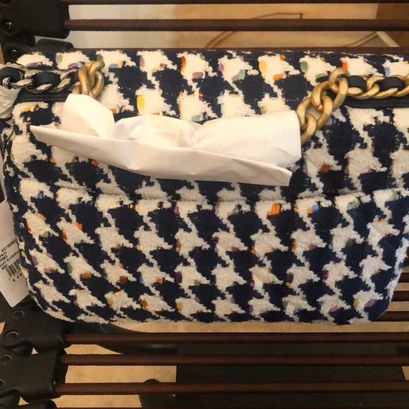 Sold! Chanel 2021 houndstooth 19 bag - Picture 11 of 11